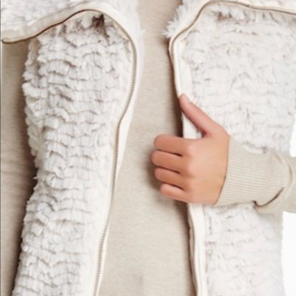 FEVER plush super soft faux fur vest XL
